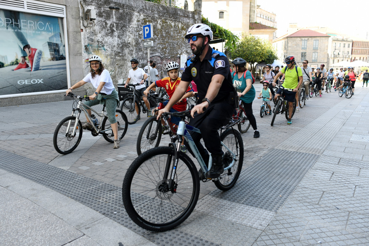 Frotar Arsenal Adviento La Policía Local de Pontevedra se sube a la bicicleta - Pontevedra Viva