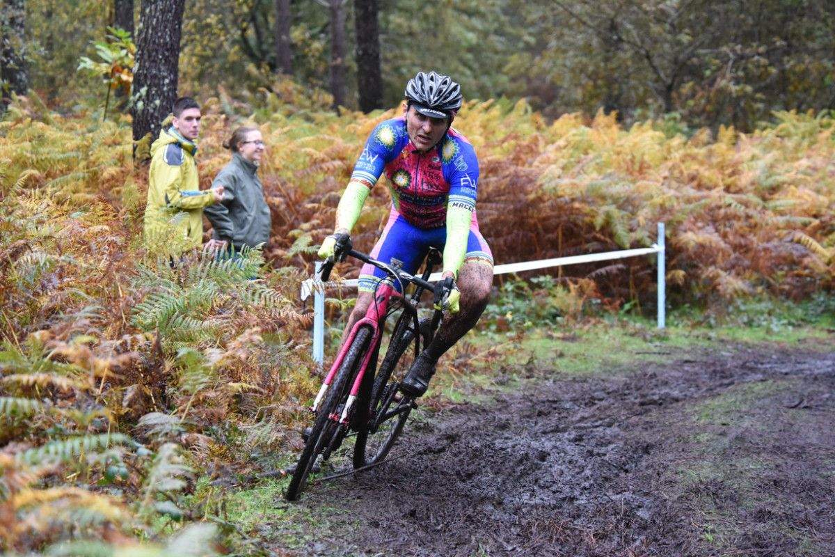 Participantes en la prueba de la Copa Galicia de ciclocross en Marín