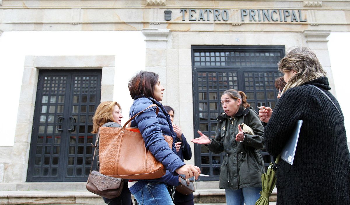 Praceiras do mercado ante o Teatro Principal