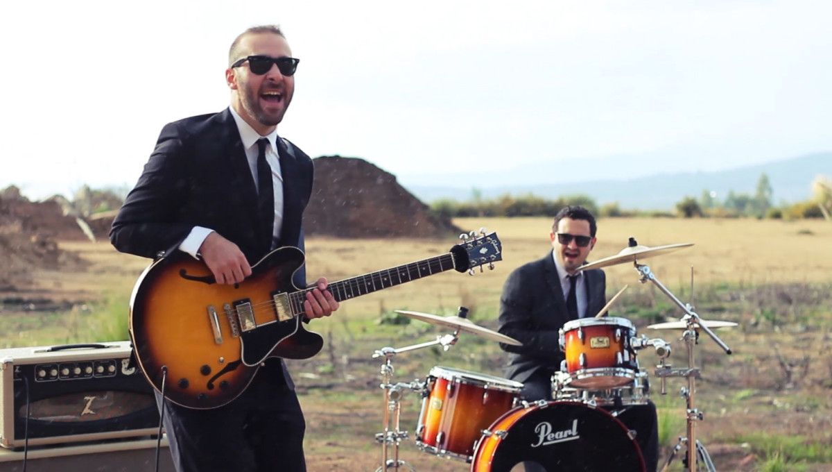 Nagai, no videoclip da canción "Mi vida en un mostrador"