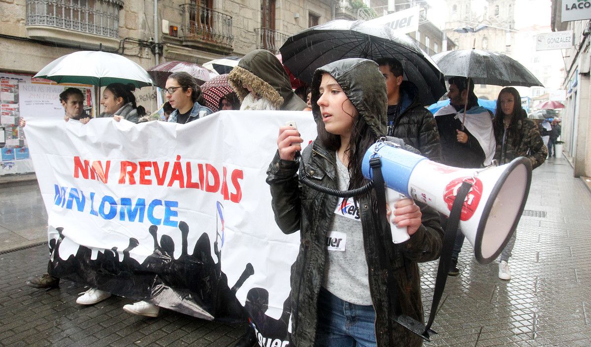 Manifestación de Erguer pola retirada da LOMCE