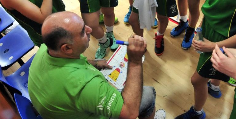 Lino Vázquez, durante un partido da base do Arxil