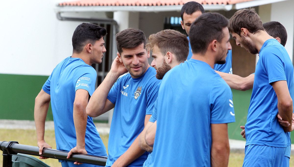 Entrenamiento del Pontevedra en Poio