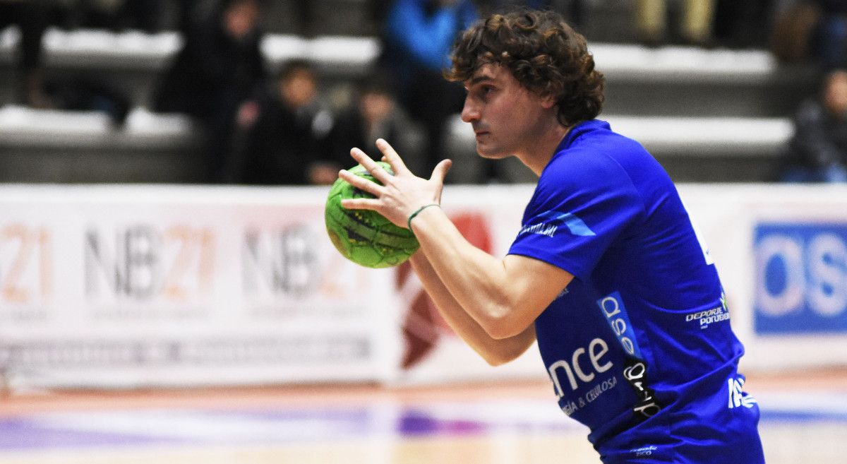 Carlos García durante un partido co Teucro