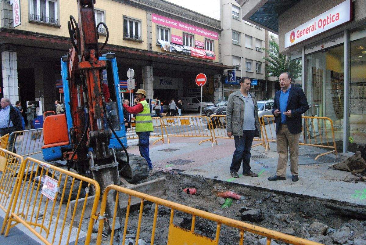 Visita de Antón Louro ás obras de reforma integral en Blanco Porto