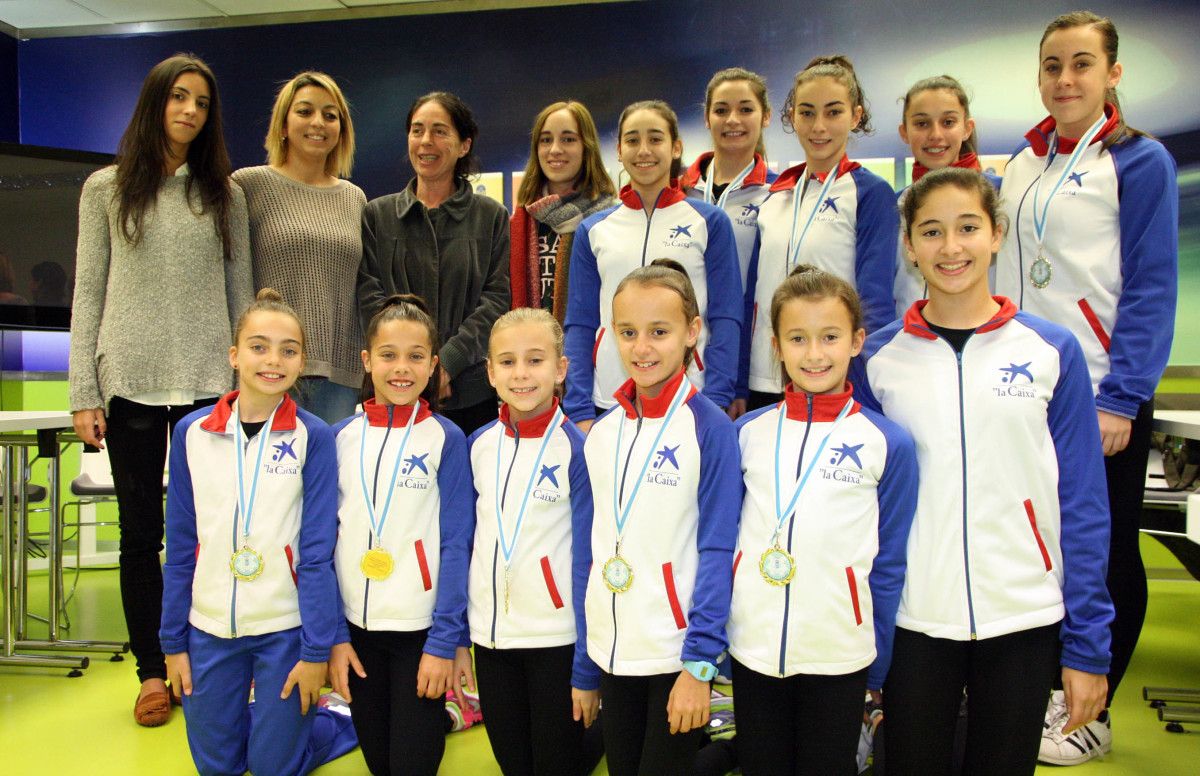 Recepción en el Concello al Club As Triscas de gimnasia rítmica