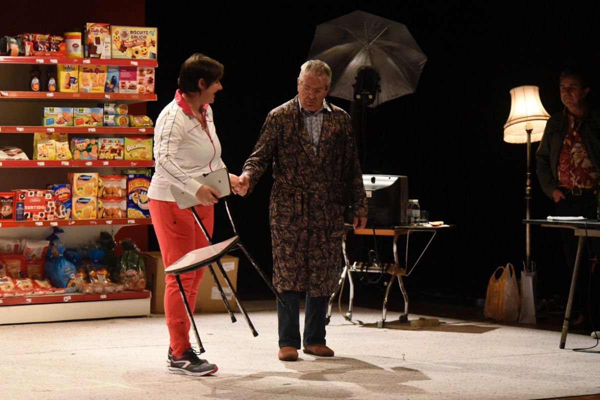 Representación de "Eroski Paraíso" de Chévere no Teatro Principal