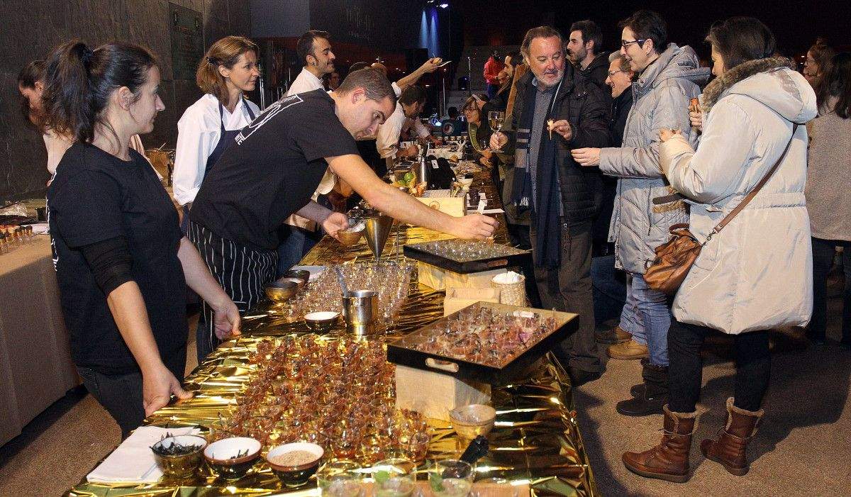 Noite gastronómica solidaria: 'Cociñando sen muros'