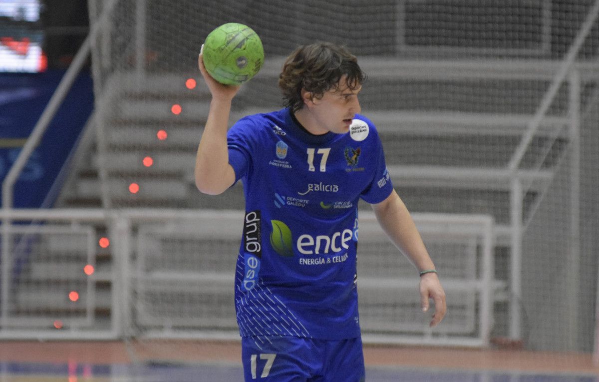 Carlos García en el partido entre Teucro y Palma del Río en el Municipal