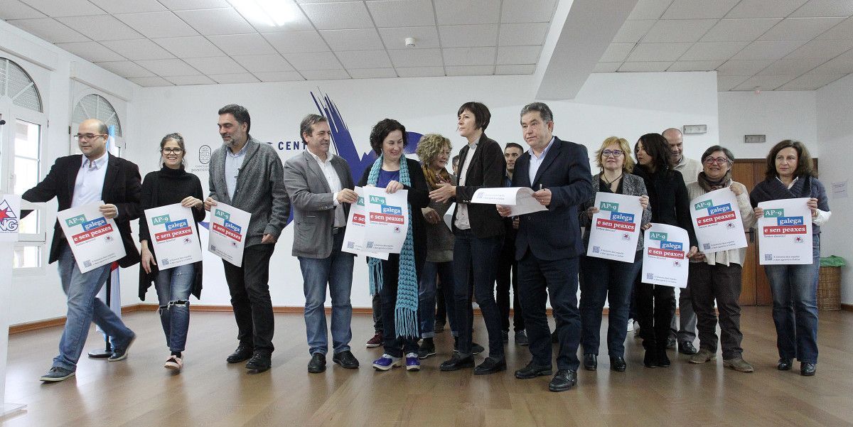 Acto político de cargos institucionais do BNG en reivindicación da transferencia da AP-9 