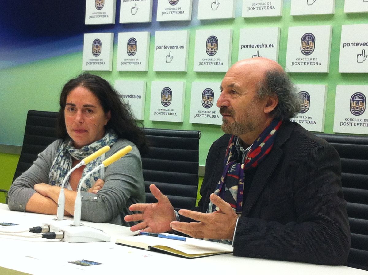 Anxos Riveiro con Cesáreo Sánchez, presidente da Asociación de Escritores en Lingua Galega