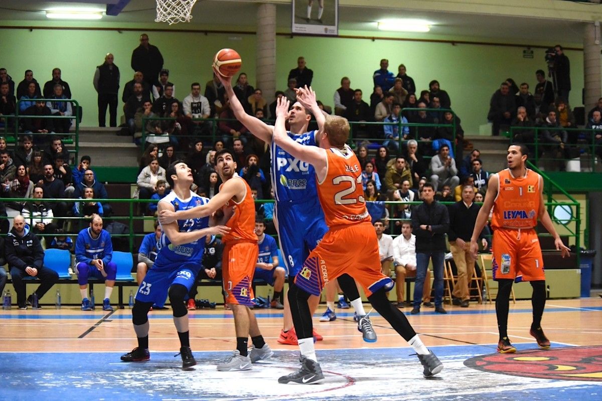 Partido de liga entre Peixe Galego e Leyma Coruña na Raña