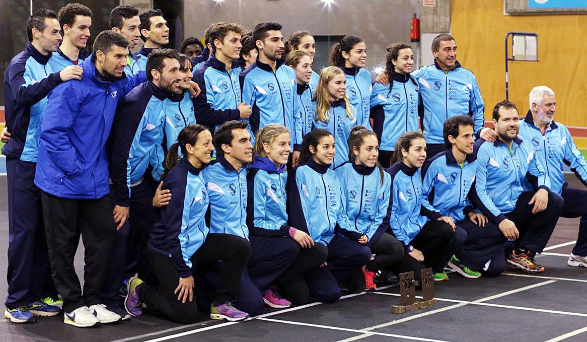 Equipo da Gimnástica na Copa Galicia en pista cuberta 2017