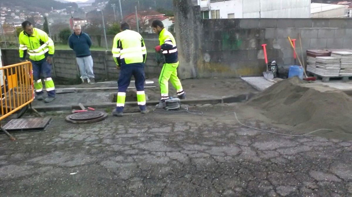 A brigada de obras na rúa Recamán