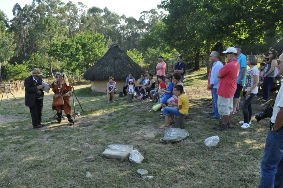 Visitas teatralizadas ao Parque Arqueolóxico de arte rupestre de Campo Lameiro Visitas teatralizadas ao Parque Arqueolóxico de arte rupestre de Campo Lameiro