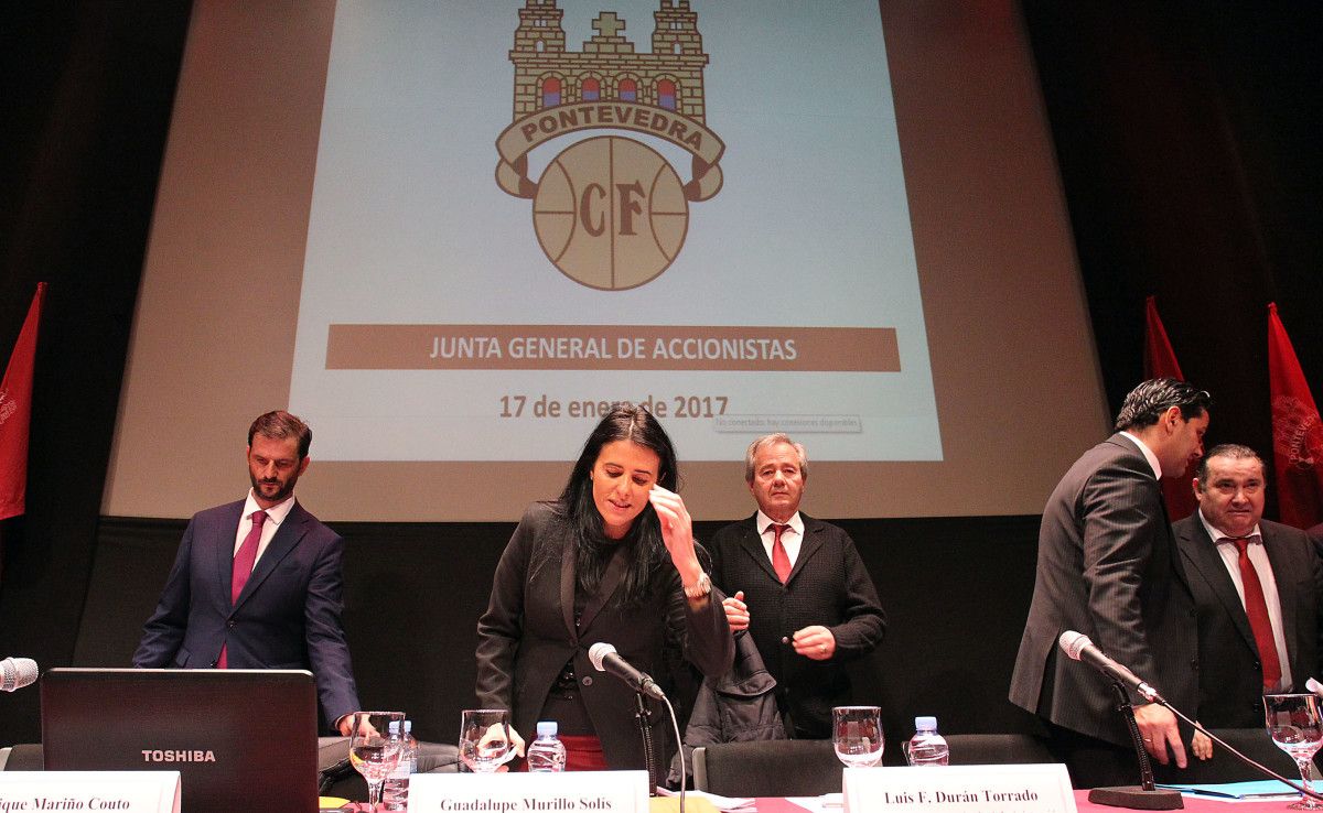 Xunta de Accionistas do Pontevedra CF no Teatro Principal