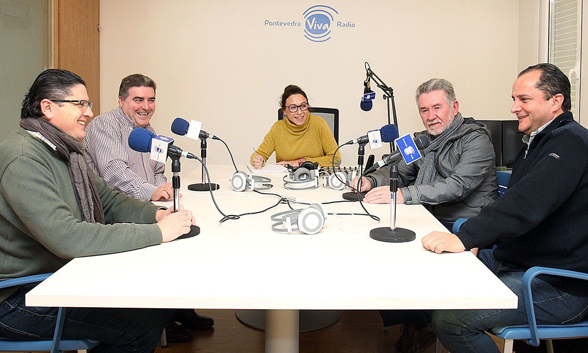 Participantes en las Conversas na Ferrería de PontevedraViva Radio
