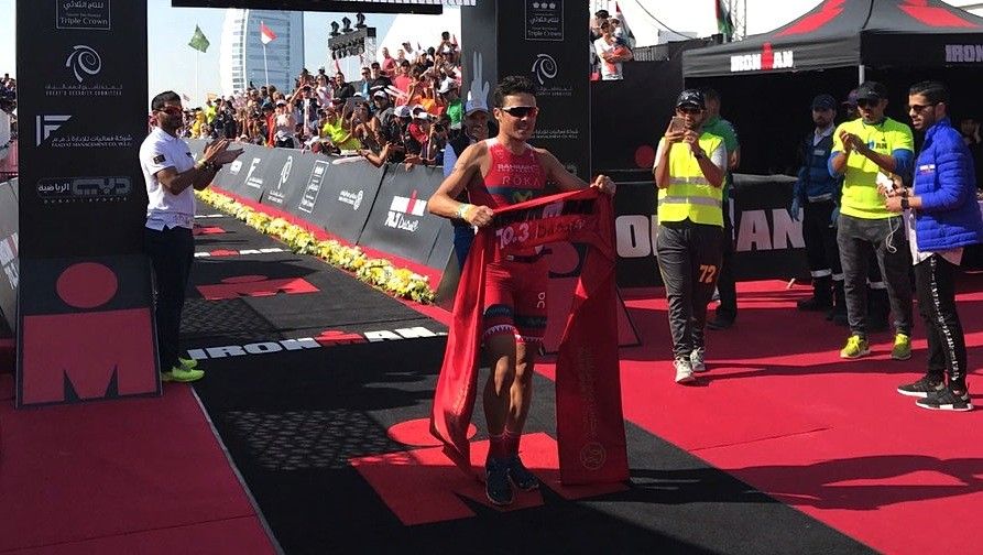 Gómez Noya tras vencer en el Ironman 70.3 de Dubai