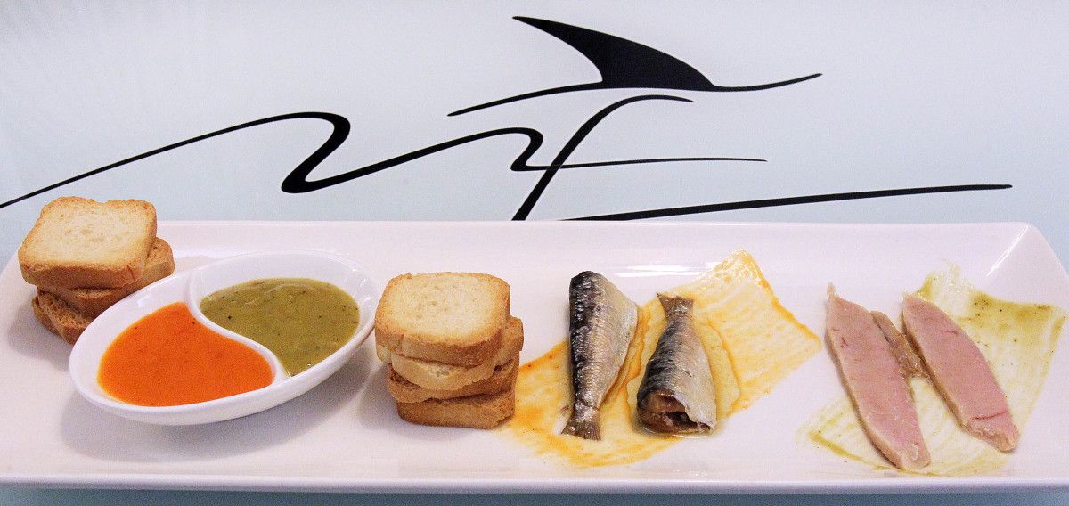 Bastarda vermella con "sardinillas" en aceite de oliva gourmet de Conservas Pescamar