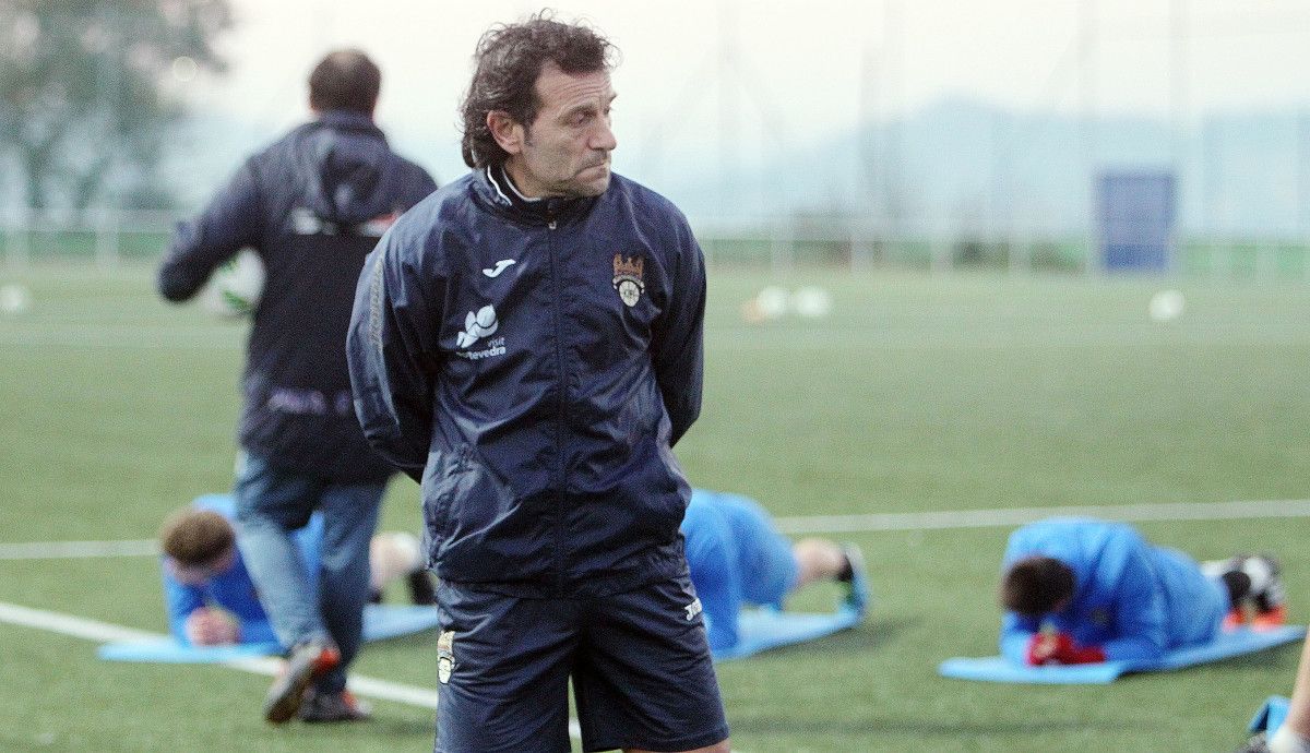 Luisito durante un entrenamiento del Pontevedra en Príncipe Felipe