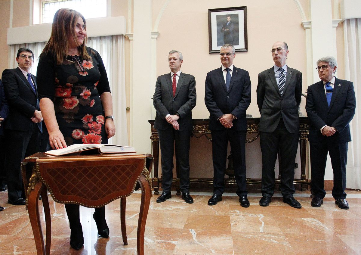 Ana María Ortiz toma posesión como subdelegada do Goberno en Pontevedra