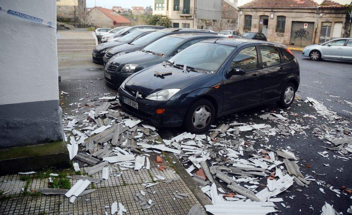 Daños ocasionados por desprendimientos durante el temporal en el Campo da Torre