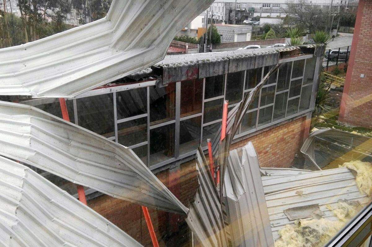Daños causados por el temporal en el IES Chan do Monte