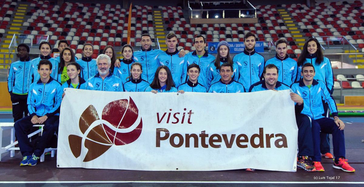 Equipo da Gimnástica no Campionato Galego Absoluto en Pista Cuberta