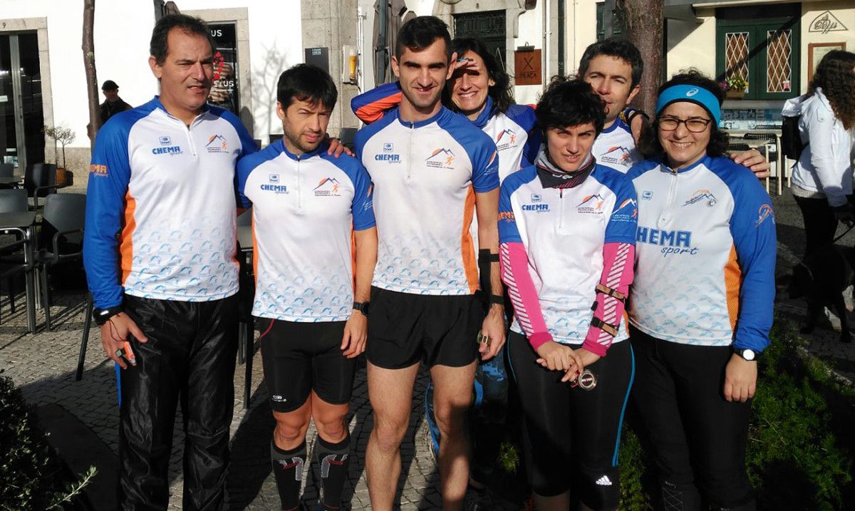 Deportistas do Club Aromon Pontevedra na Portugal City Race de Esposende