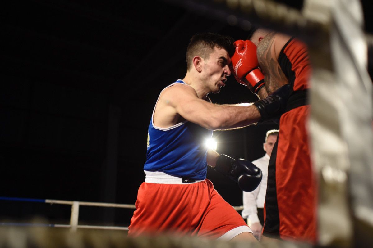Velada de boxeo no pavillón da Cañota