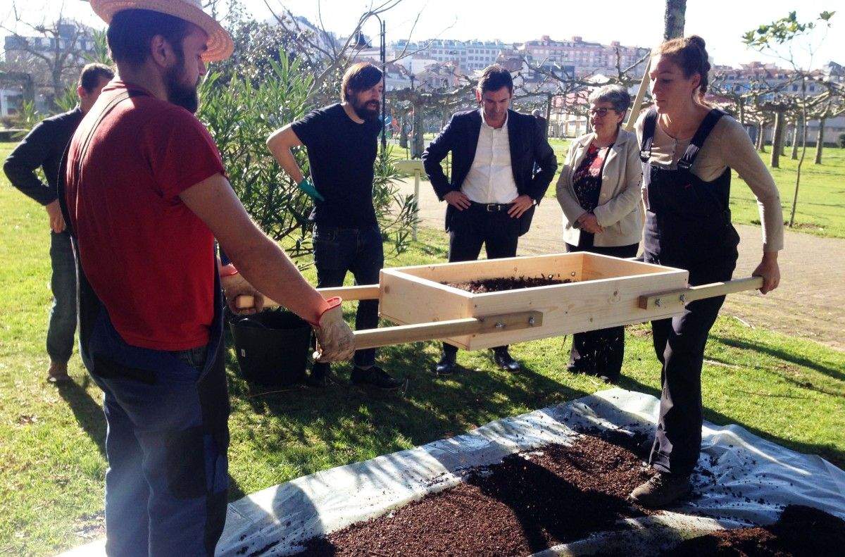 Proceso de cribado do compost de Portonovo
