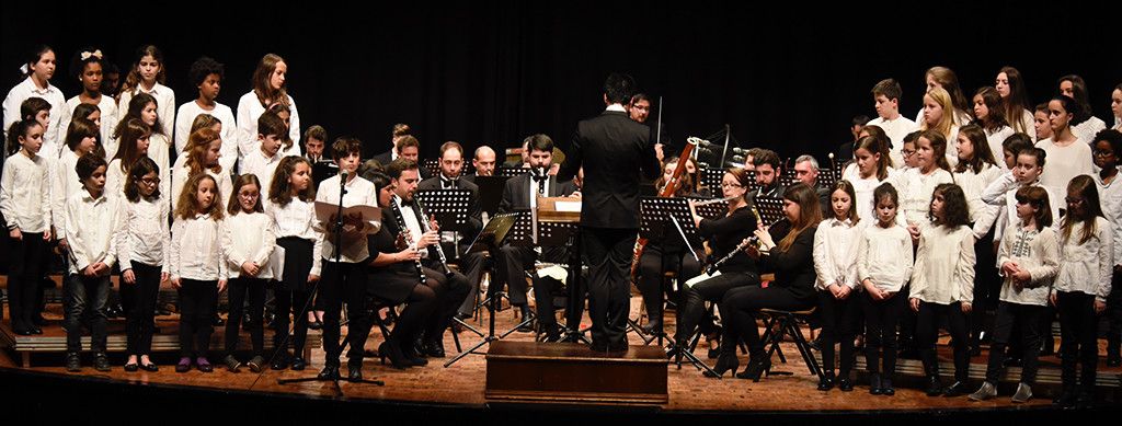 Concierto de la BMP y el coro Luis García Limeses