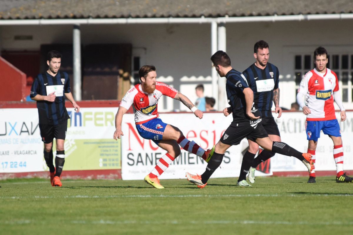 Suso, en un partido entre Arosa y Céltiga en A Lomba
