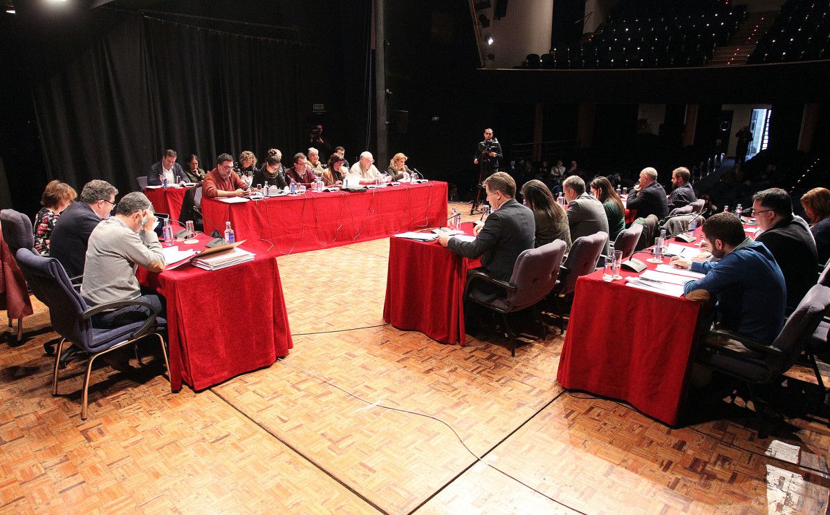 Pleno municipal no Teatro Principal de Pontevedra