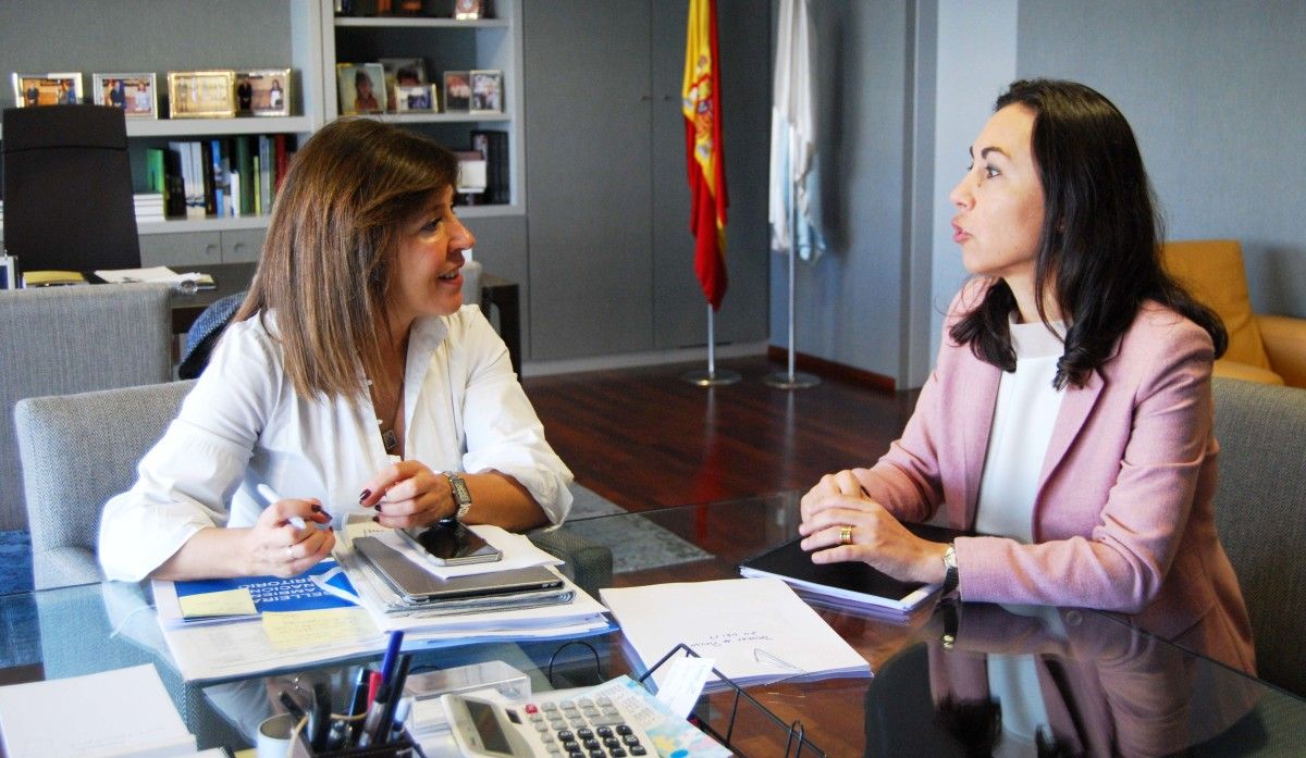 Reunión entre Beatriz Mato e María Ramallo en Santiago