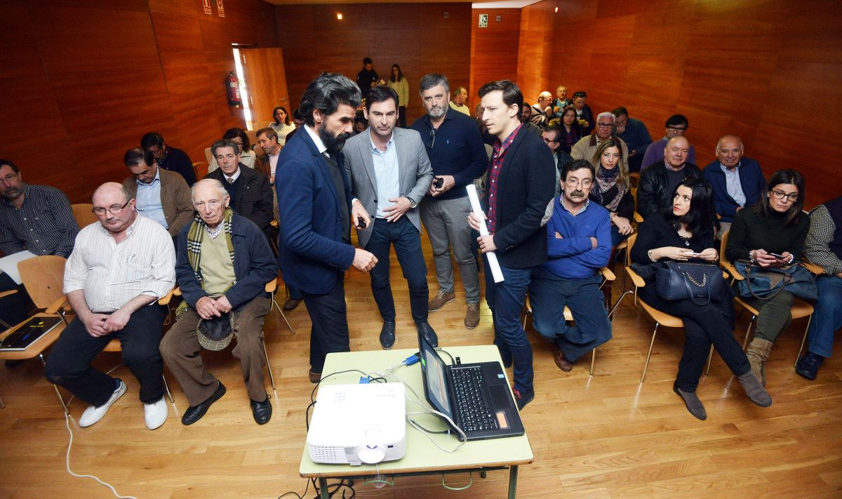 Reunión cos veciños e comerciantes de Luis Rocafort