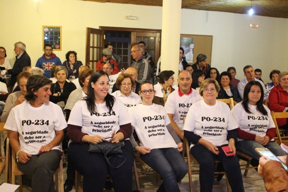 Xuntanza cos membros da Plataforma Non á cacicada da PO-234