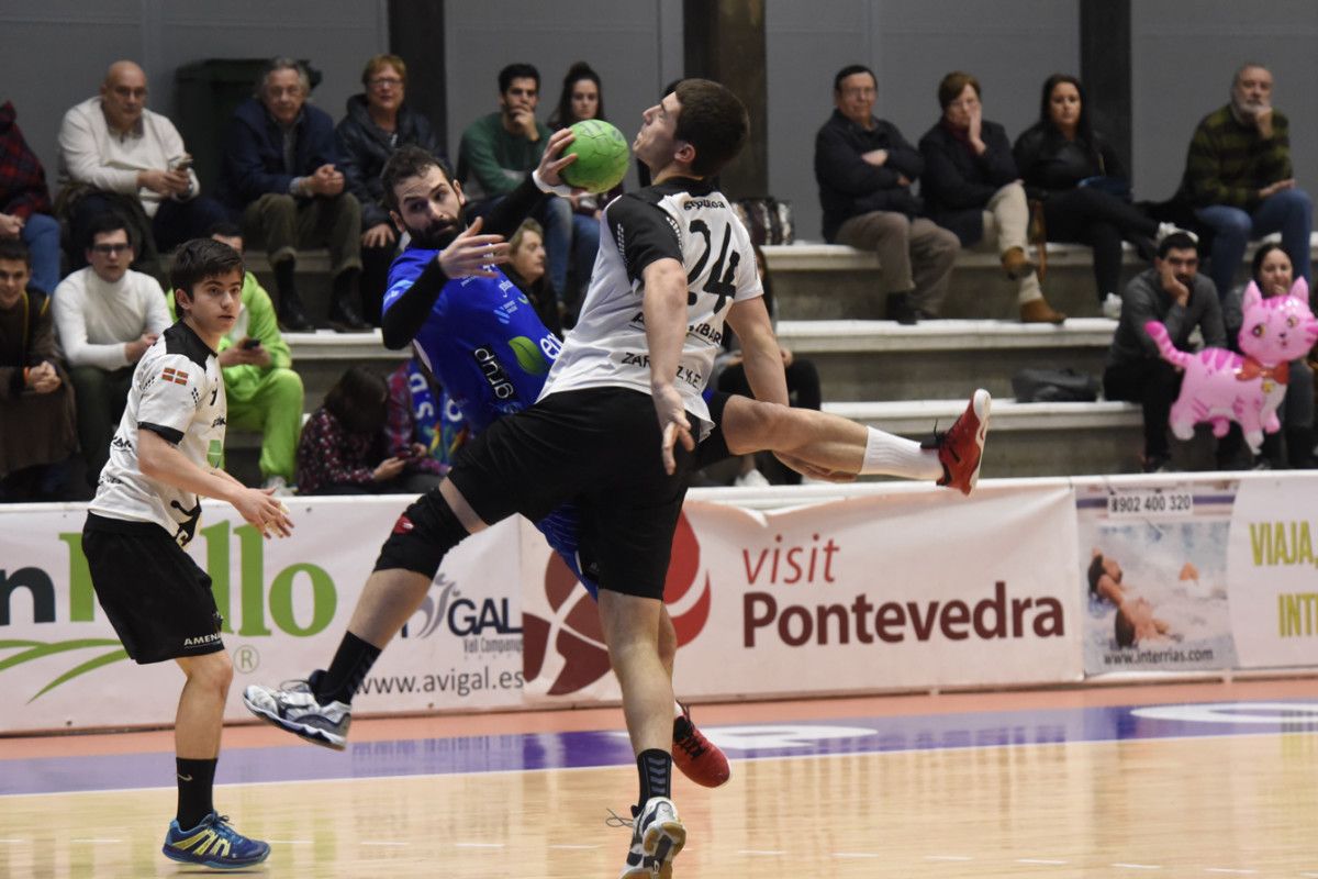 Partido entre Teucro y Zarautz en el Municipal