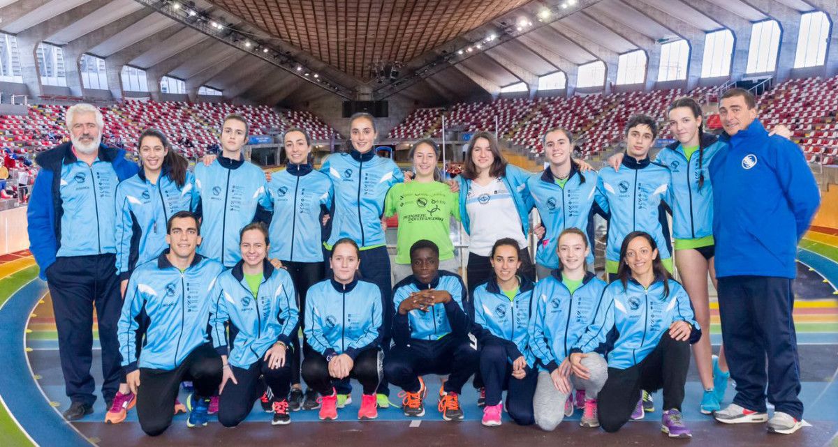 Equipo de la Gimnástica en el Gallego Juvenil y Junior en A Coruña
