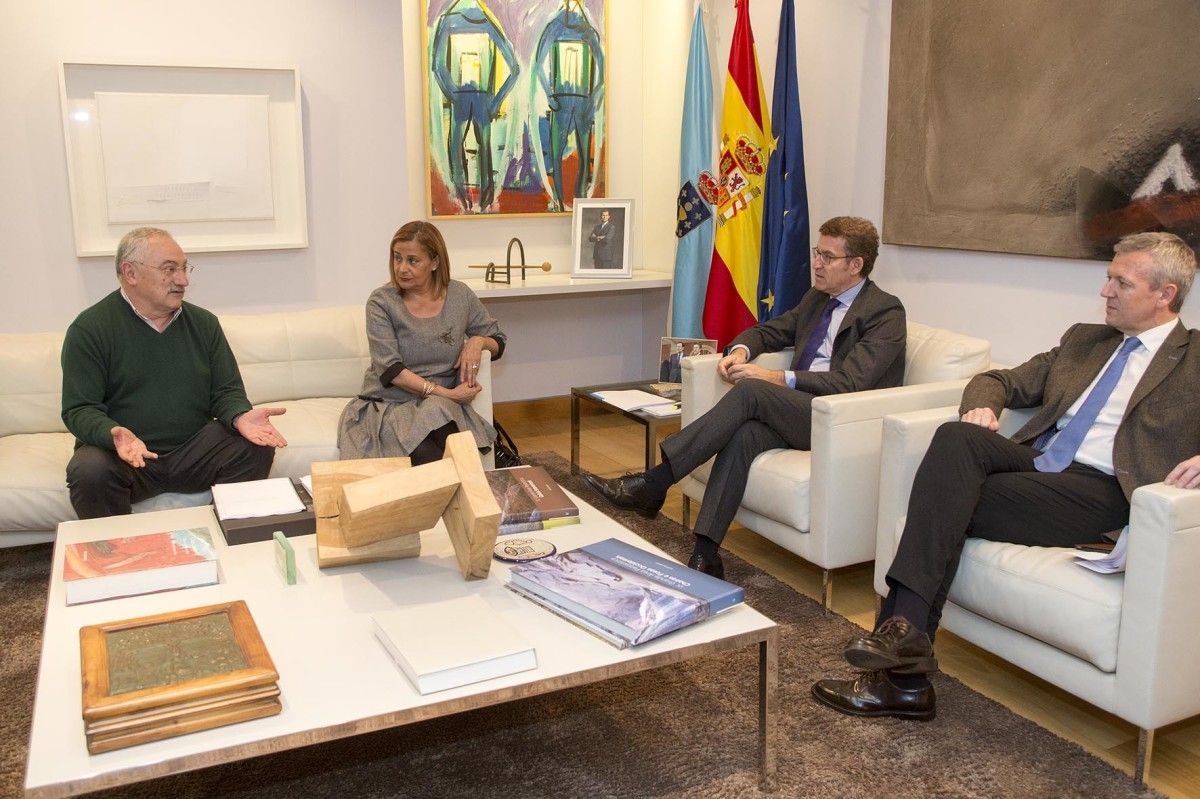Reunión entre Carmela Silva e Núñez Feijóo, acompañados por Mosquera e Rueda