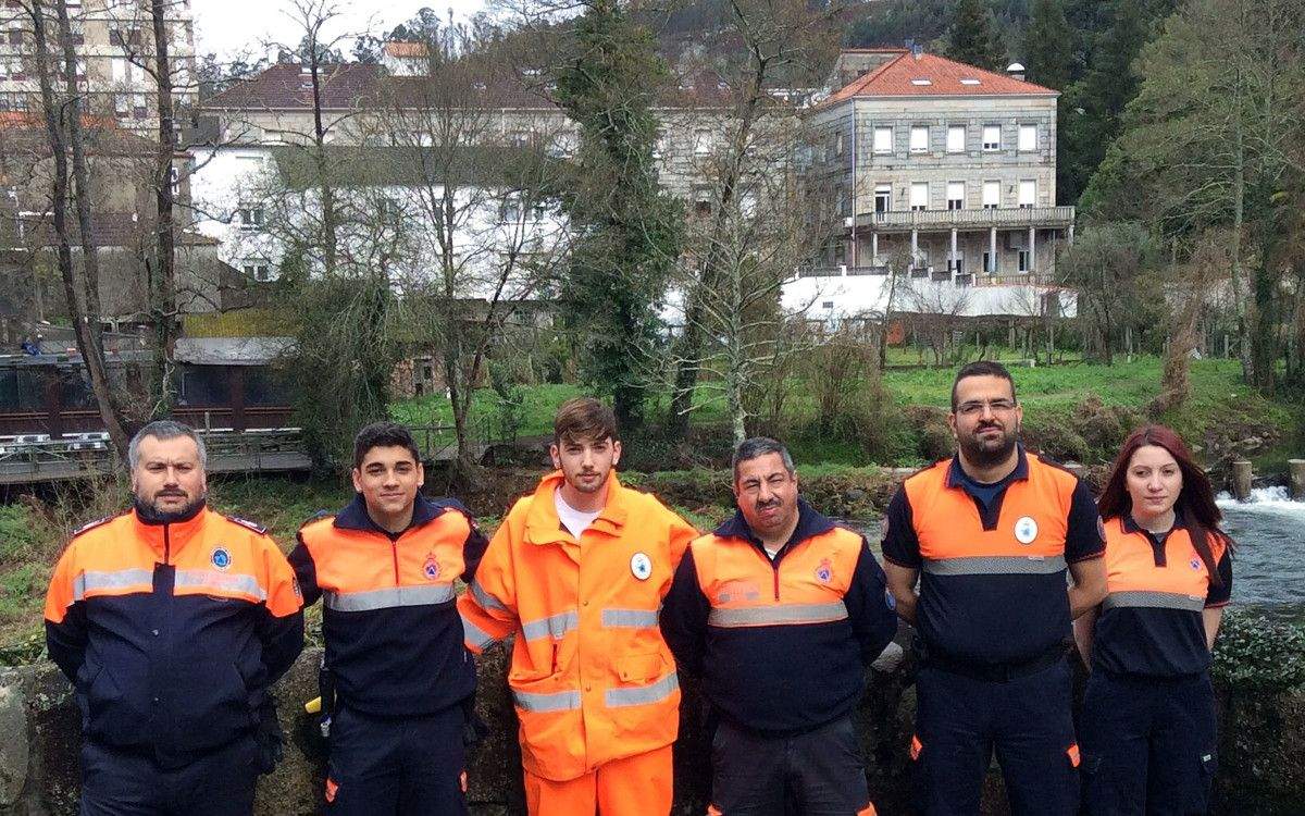 Membros da agrupación de Protección Civil de Caldas