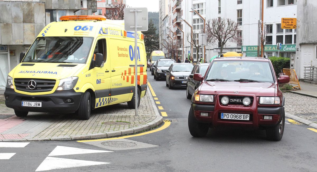Ambulancia que se trasladó a San Antoniño después del incidente