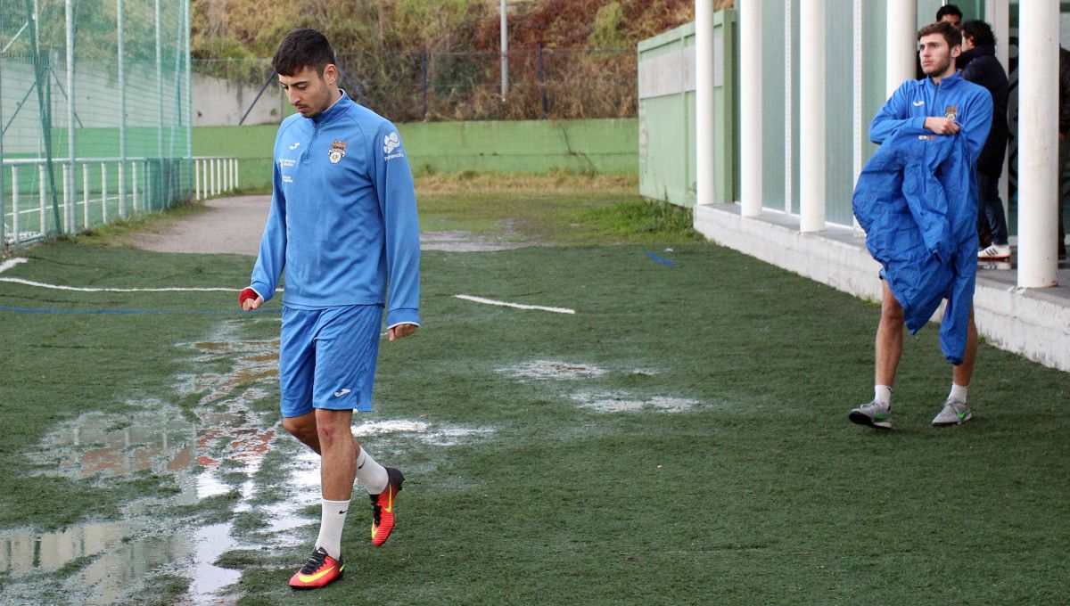 Kevin Presa antes dun adestramento do Pontevedra en Príncipe Felipe