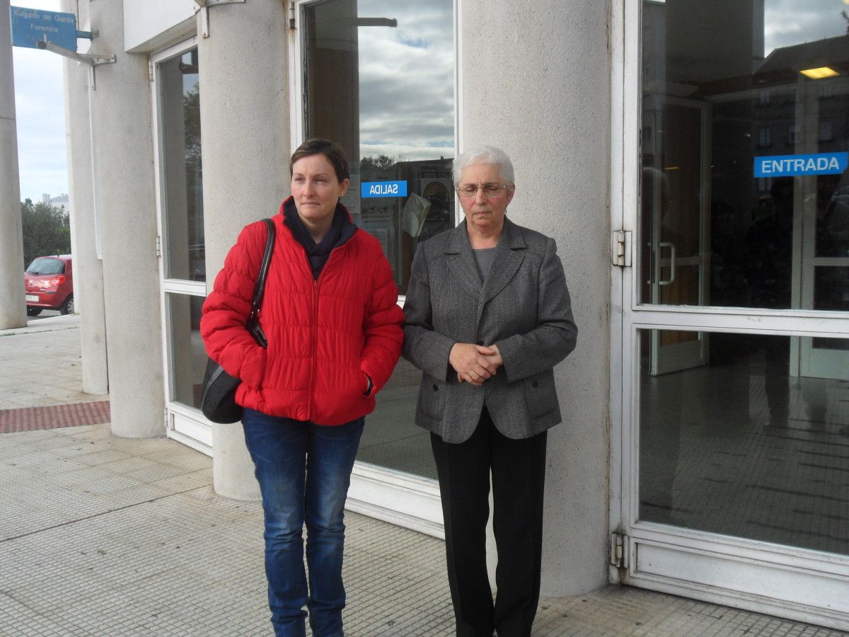 Carmen Eirín e Maricarmen Iglesias á saida dos xulgados da Parda Carmen Eirín e Maricarmen Iglesias á saida dos xulgados da Parda