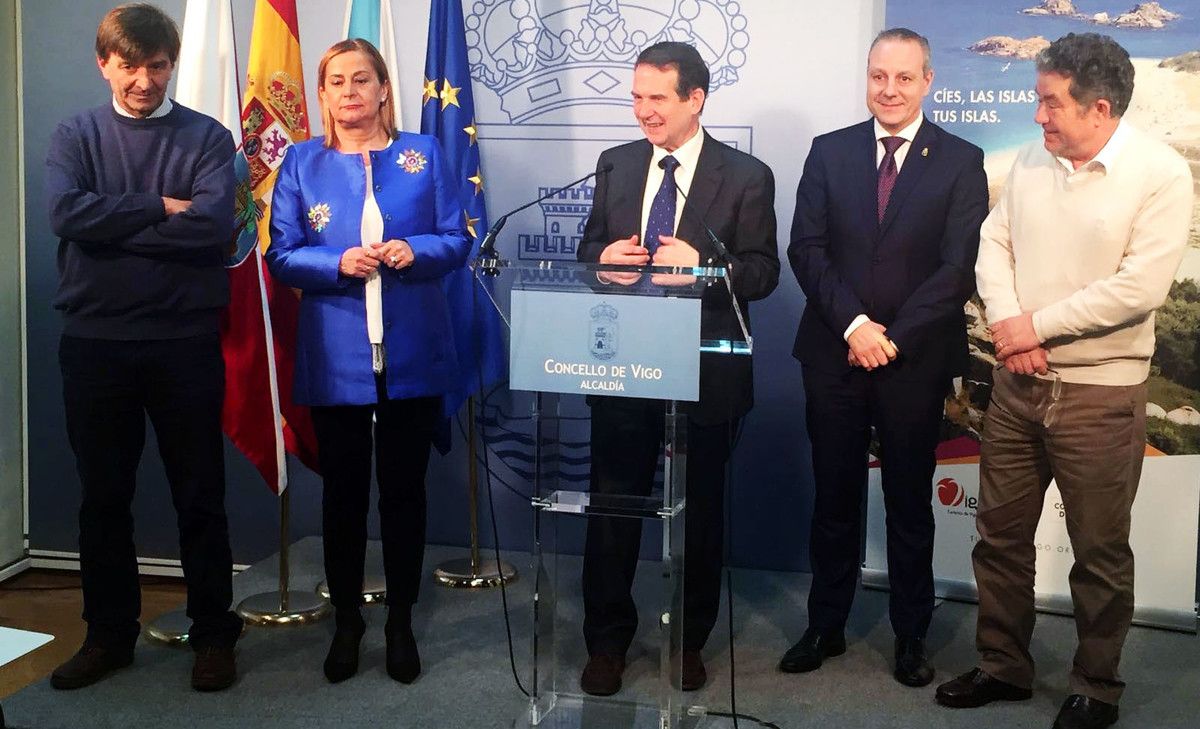 José Luis Pérez Ouro, Carmela Silva, Abel Caballero, Francisco Blázquez e Miguel Anxo Fernández Lores