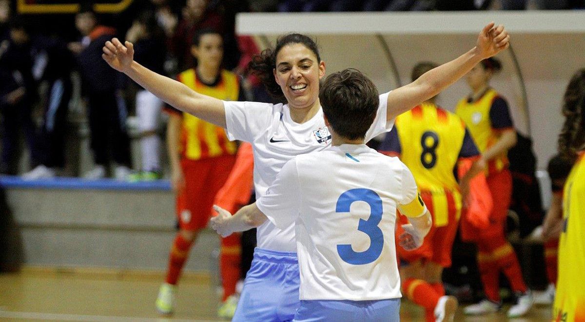 Ceci celegra unp de los goles que marcó con la Selección Galega ante Cataluña