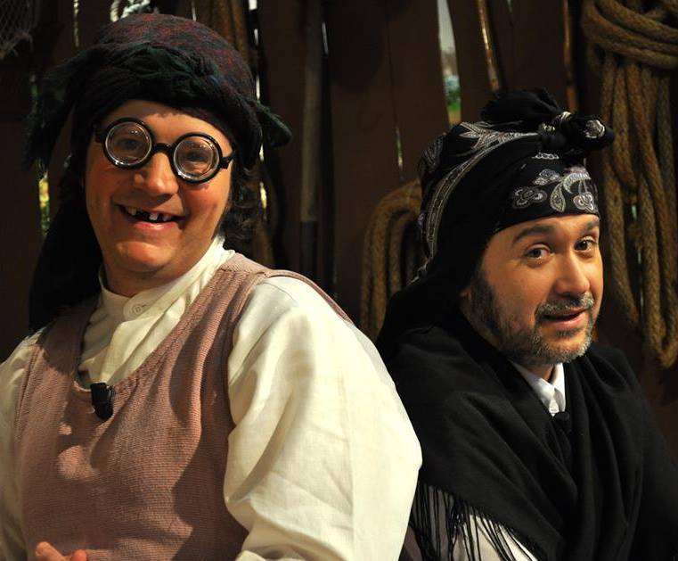 Mucha y Nucha, las dos componentes de As cantareiras de Ardebullo
