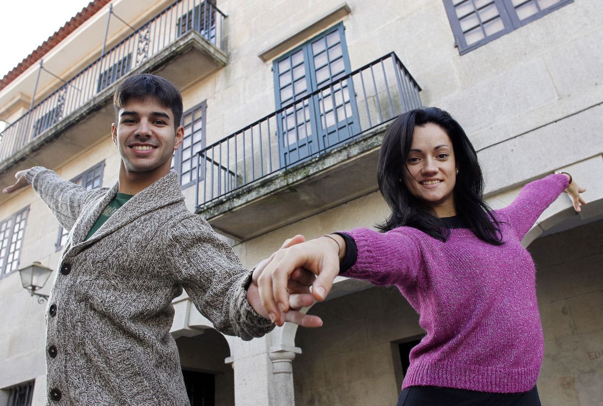 Adrián Esperón y Patricia Martínez en las calles de Pontevedra