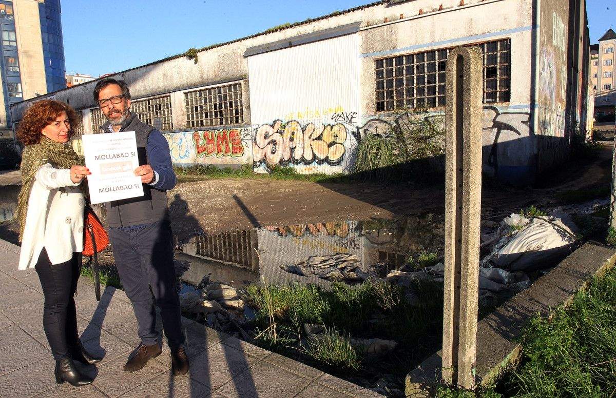 Veciños de Mollabao protestan polo abandono do barrio