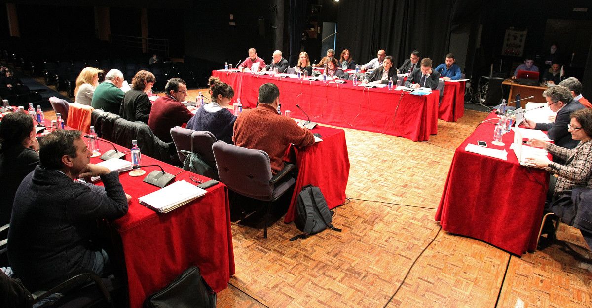 Pleno municipal no Teatro Principal de Pontevedra